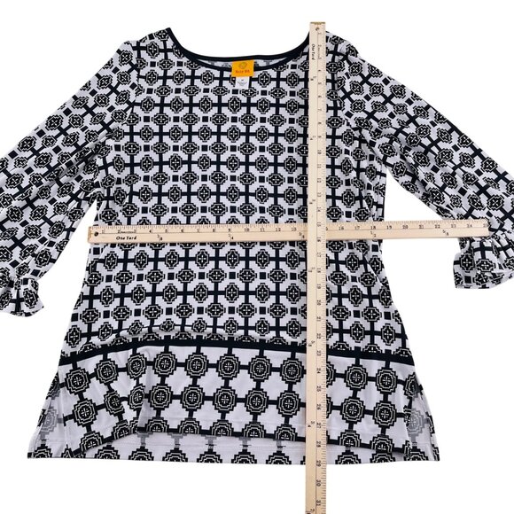 Ruby Rd. Geometric Print Ruffle Sleeve Top Black & White Size Medium 3/4 Sleeves - Picture 3 of 4